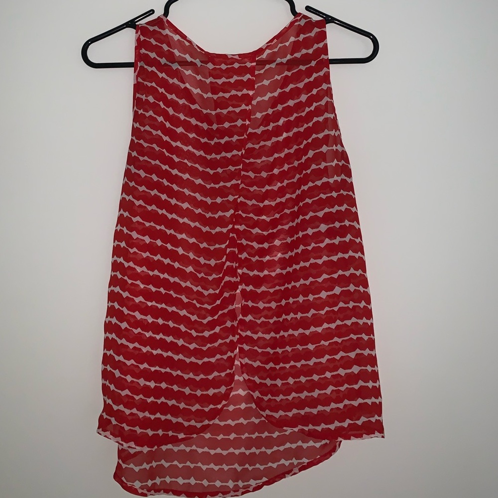 Mesh split back blouse - Picture 3 of 4